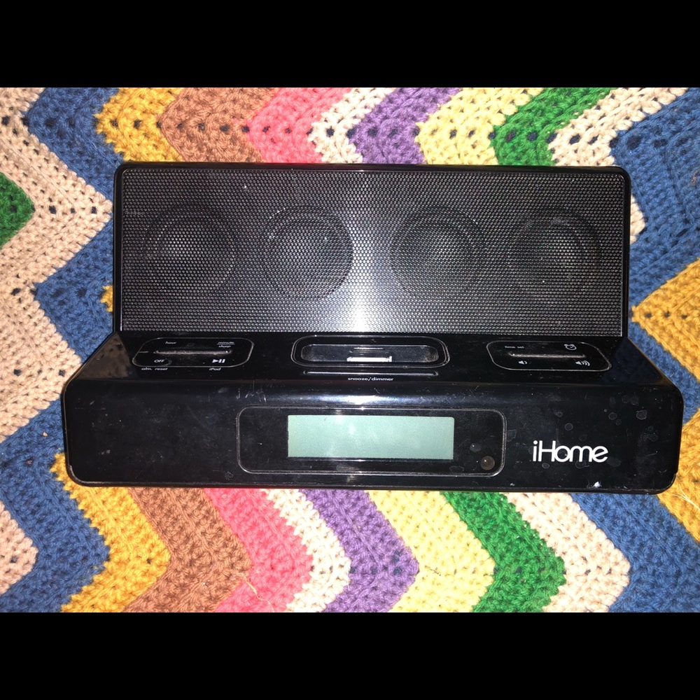 IHome Alarm Clock Radio with IPod dock for Music